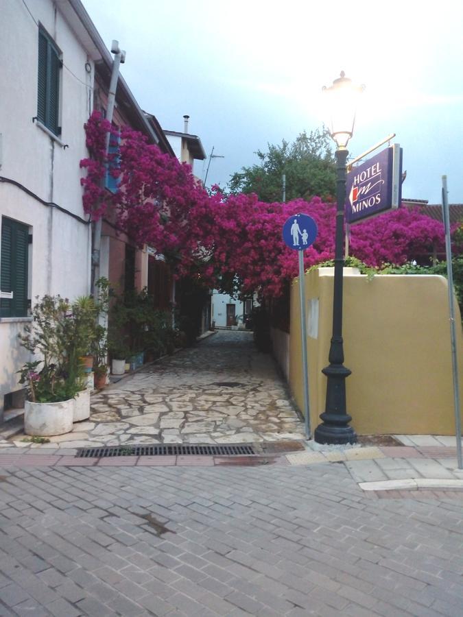 Odys Apartment Centrer Of Town Preveza Ngoại thất bức ảnh